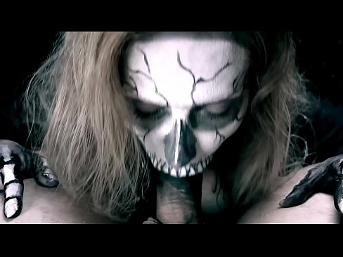 ❤️ Demoniczna dziewczyna ssąca kutasa swoimi czarnymi ustami i połykająca spermę. ❤️❌ Fuck video at pl.bassaniluigi.ru ❌